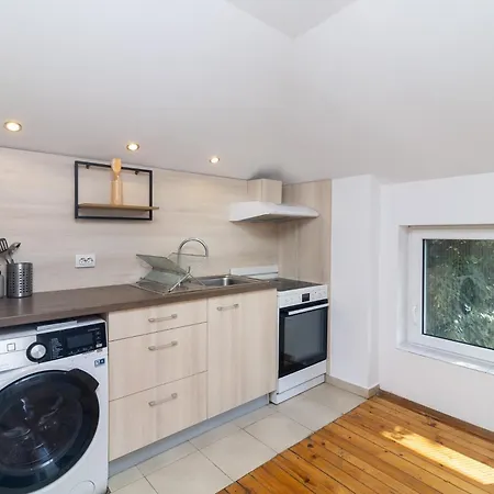 Homy & Stylish Centrally Located Sofia