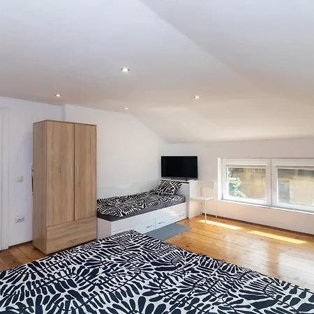 Homy & Stylish Centrally Located Sofia